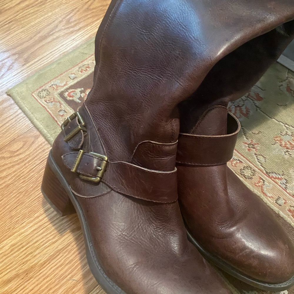 NWOT VINCE CAMUTO HIGH BOOTS